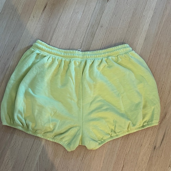 NWT - Anthropologie Daily Practice - Grace Bloomer Bubble Green Shorts - Medium - Picture 5 of 5